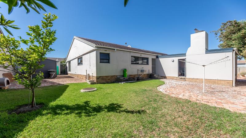 4 Bedroom Property for Sale in Duynefontein Western Cape